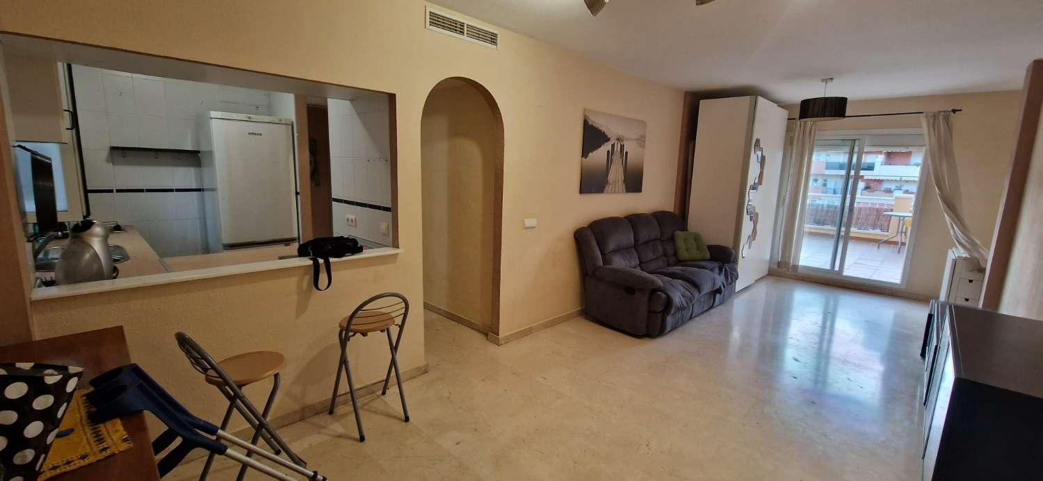 EN VENTA PISO DE DOS DORMITORIOS CON AMPLIA TERRAZA