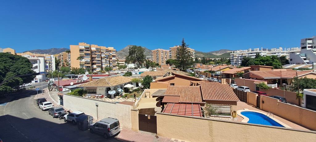 Estupendo piso de tres dormitorios con vistas al mar