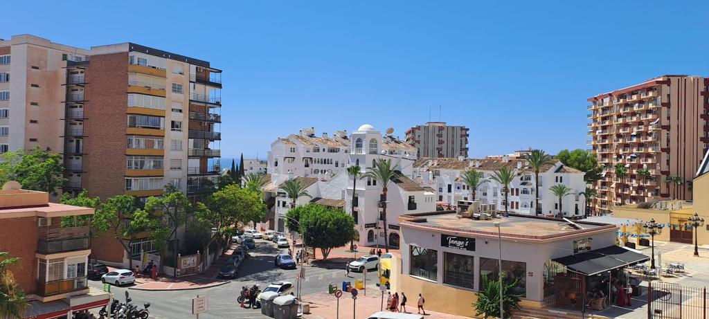 Estupendo piso de tres dormitorios con vistas al mar