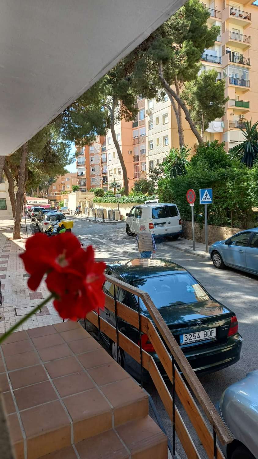 PISO EN PLENO CENTRO DE TORREOLINOS RECIENTEMENTE REFORMADO