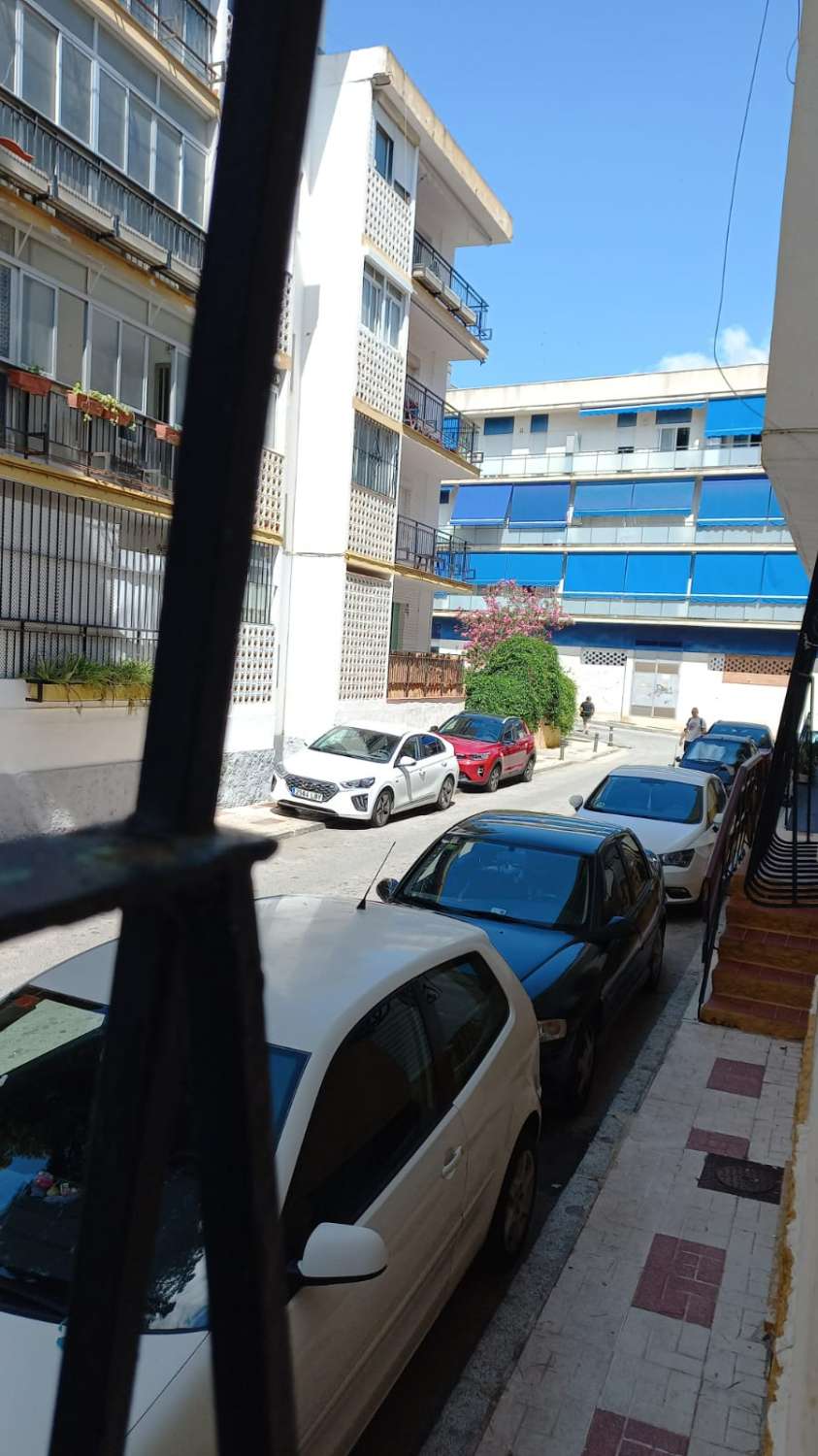 PISO EN PLENO CENTRO DE TORREOLINOS RECIENTEMENTE REFORMADO