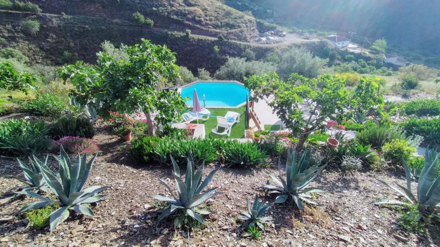 En venta esta hermosa finca con casa de invitados y piscina