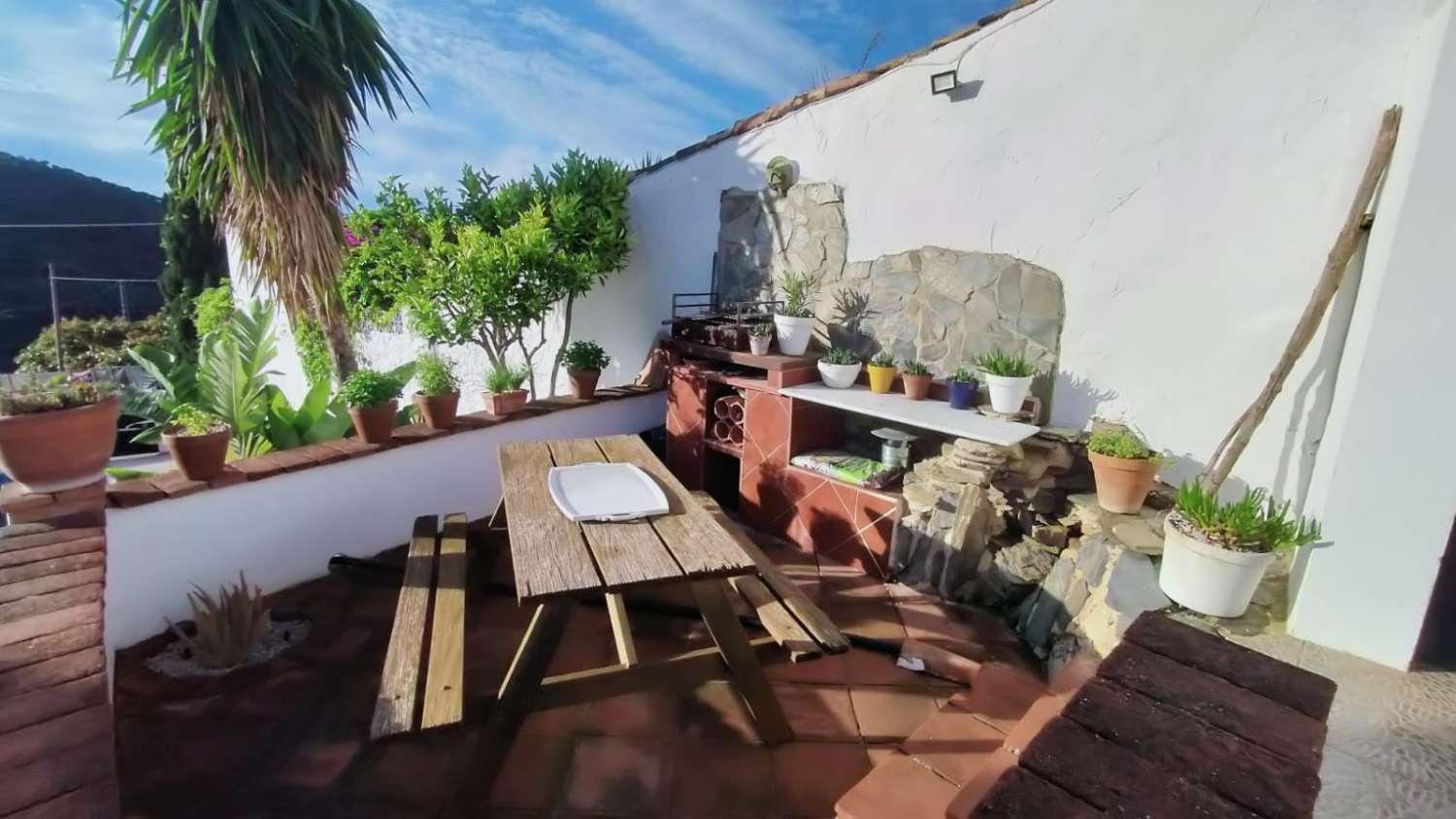 En venta esta hermosa finca con casa de invitados y piscina