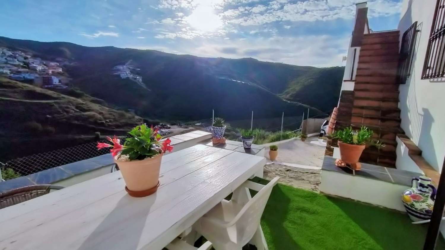 En venta esta hermosa finca con casa de invitados y piscina