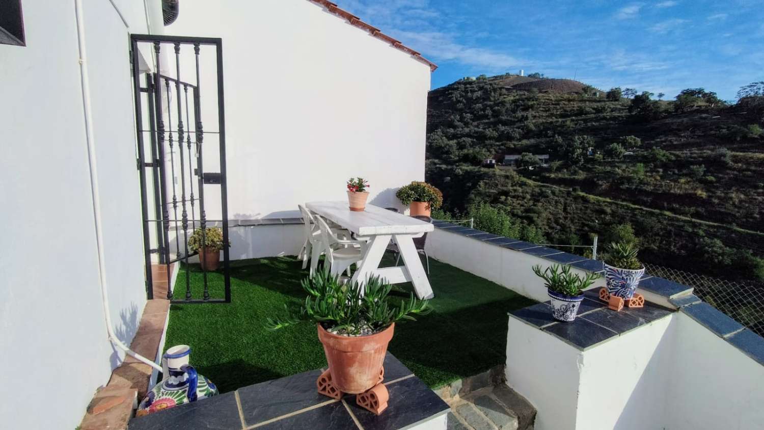 En venta esta hermosa finca con casa de invitados y piscina